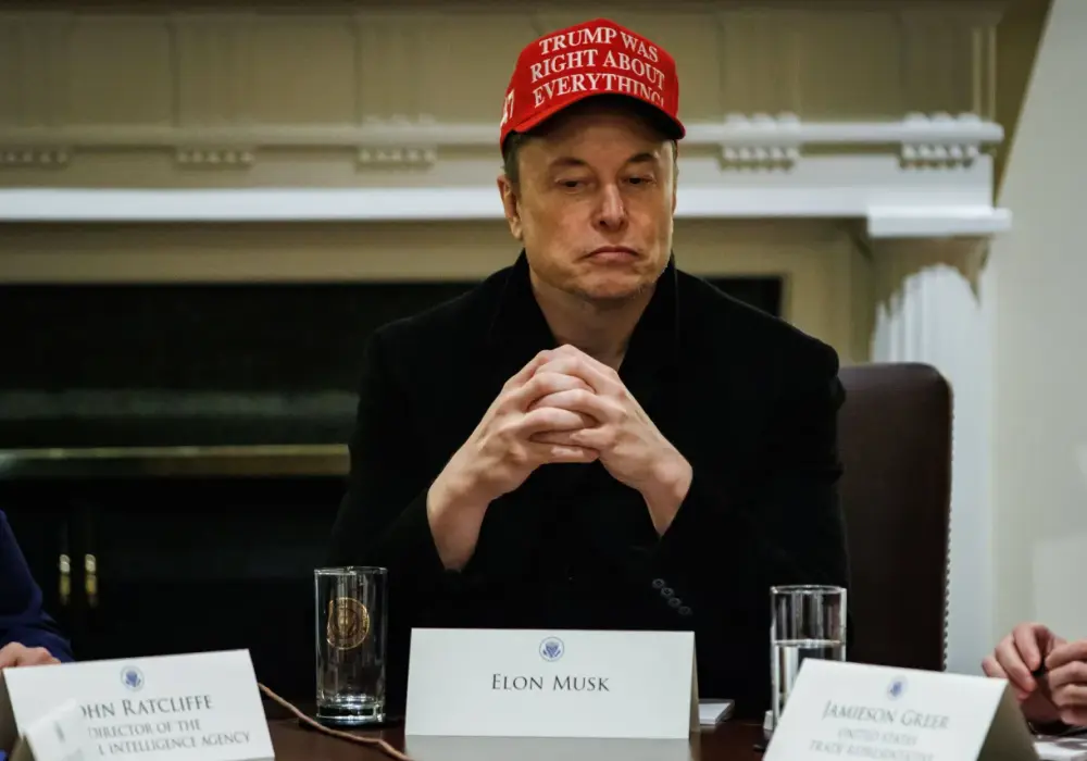 Elon Musk ujawnia! Poprawność polityczna przy AI zagraża realności