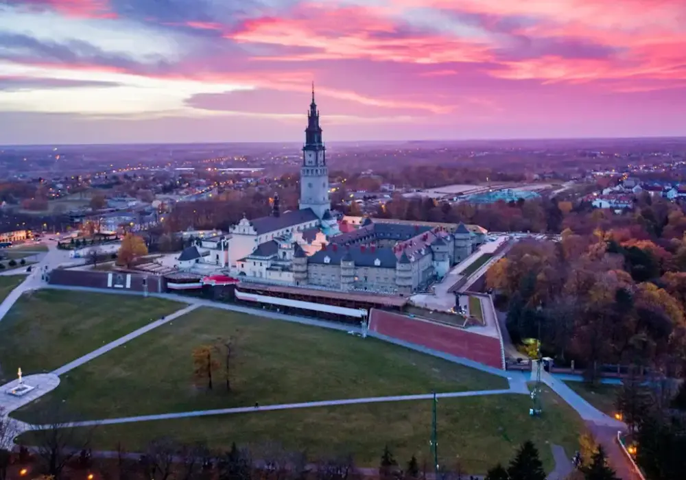 Częstochowa: 7 miejsc pielgrzymkowych i historycznych, które warto odwiedzić