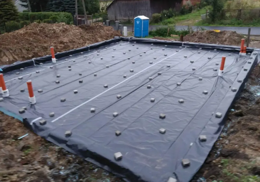 Jak prawidłowo stosować dystanse do zbrojenia górnego w betonie