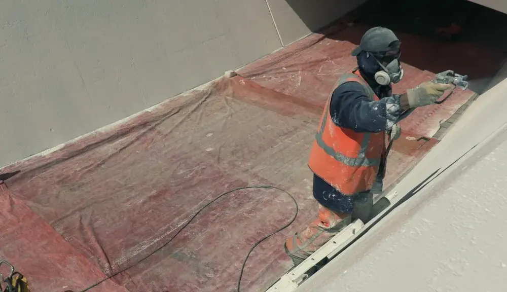 Jak skutecznie zabezpieczyć beton przed wodą? Sprawdzone metody i materiały