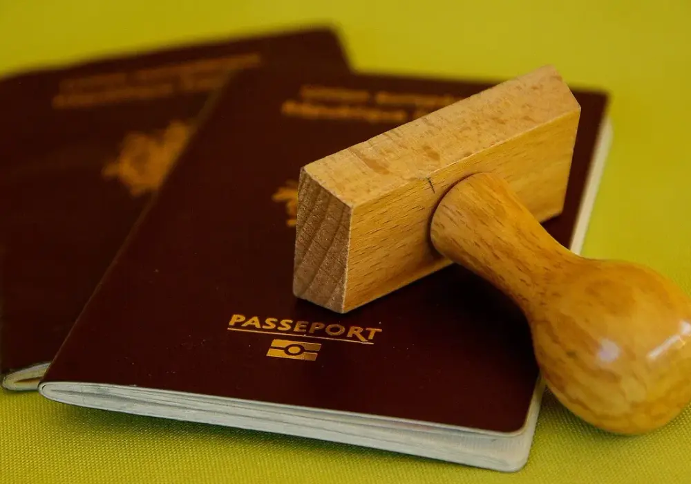 Jak rozpoznać paszport biometryczny i uniknąć problemów z podróżą