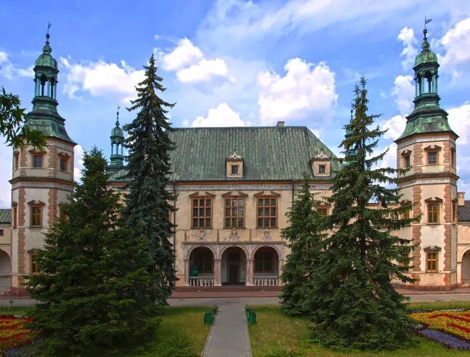 Cennik pałacu biskupów krakowskich w Kielcach - nie przegap okazji