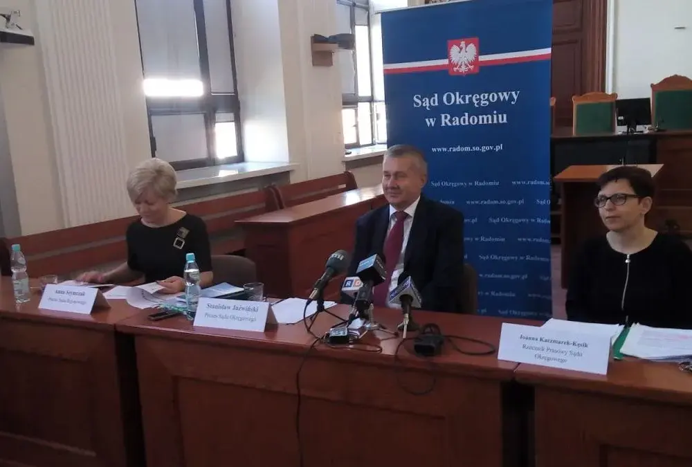 Sąd rejonowy w Radomiu – kluczowe informacje, godziny pracy i usługi