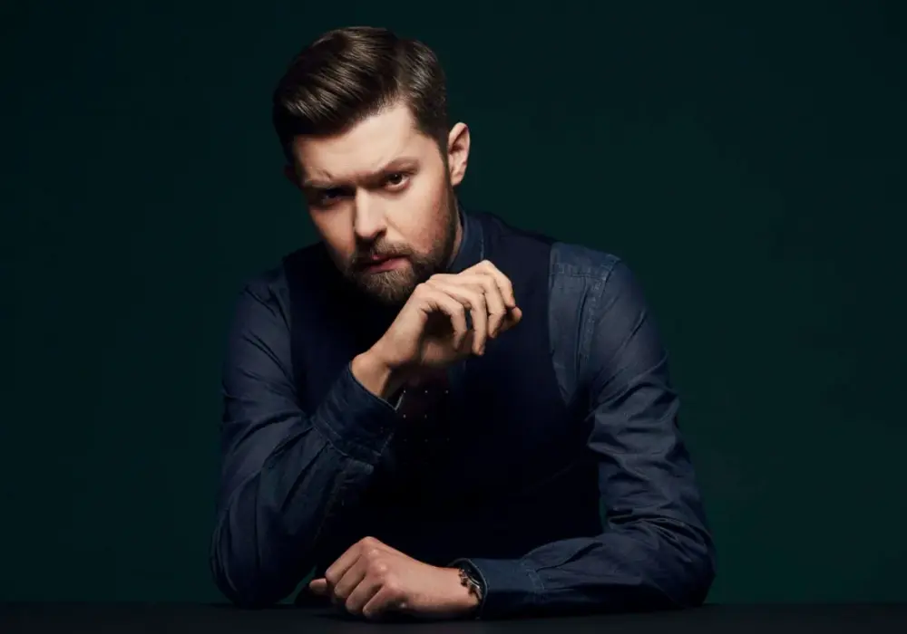 Remigiusz Mróz z kim jest? Zaskakująca relacja z Katarzyną Bondą