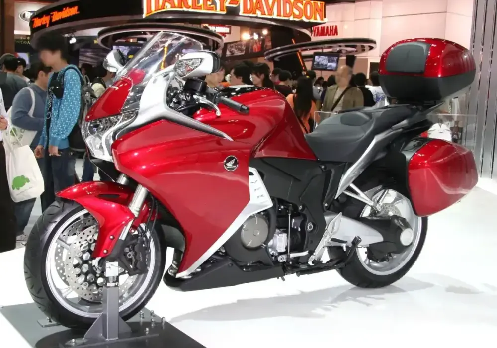 Honda VFR1200F - sport-touring z charakterem