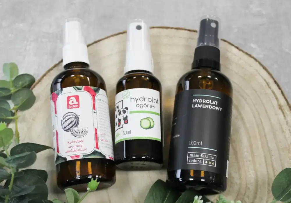 Najlepsze hydrolaty do cery trądzikowej - skuteczne naturalne rozwiązania