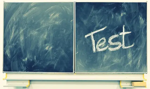 Czy matura w technikum i liceum jest taka sama? Oto prawda, która zaskakuje