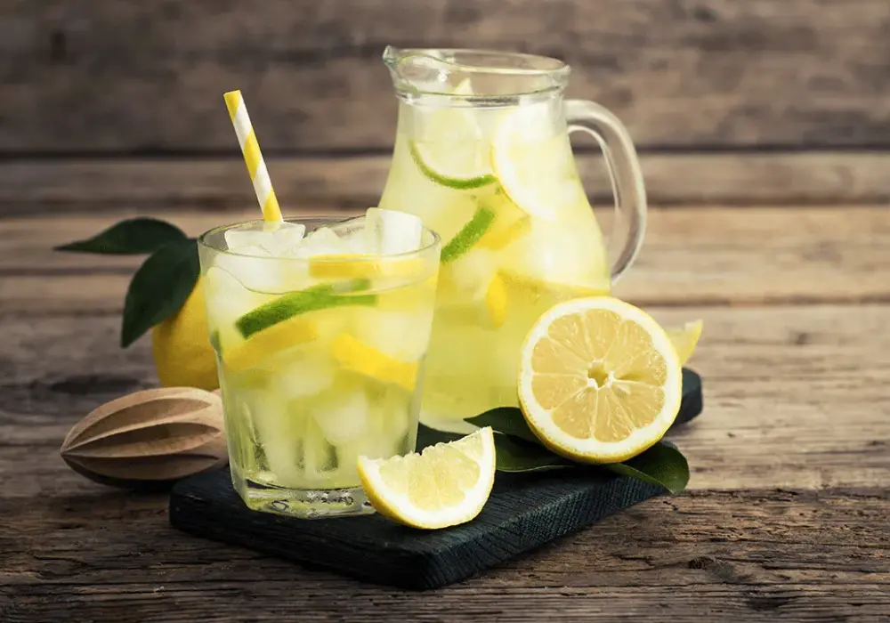Lemoniada jak z restauracji – przepis na orzeźwiający smak w domu