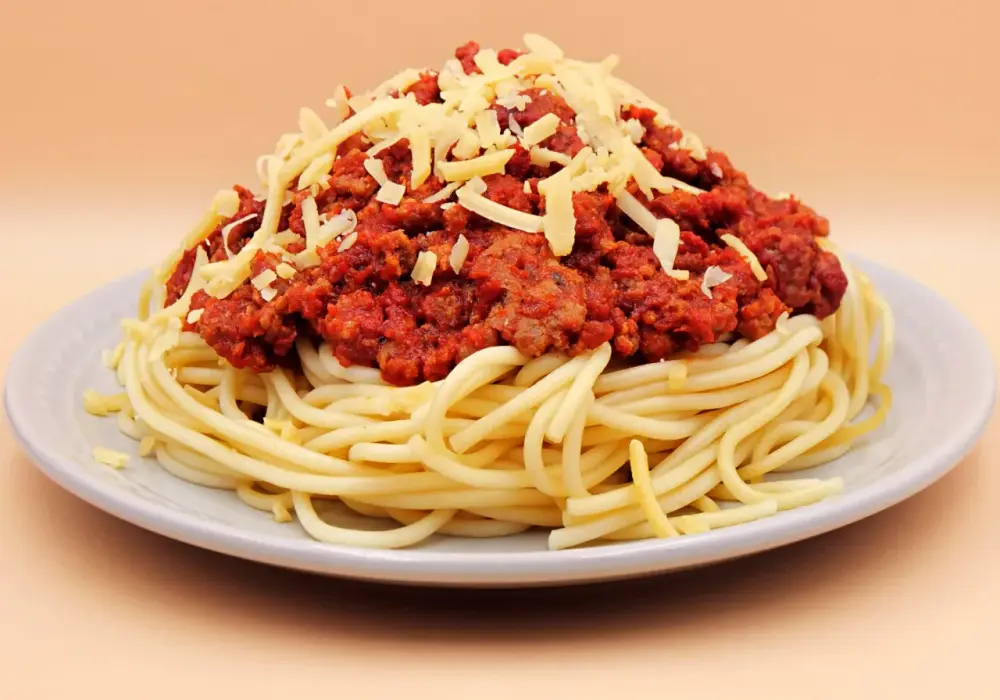 Czy spaghetti bolognese jest zdrowe? Sprawdź, jak jeść je bez wyrzutów sumienia!