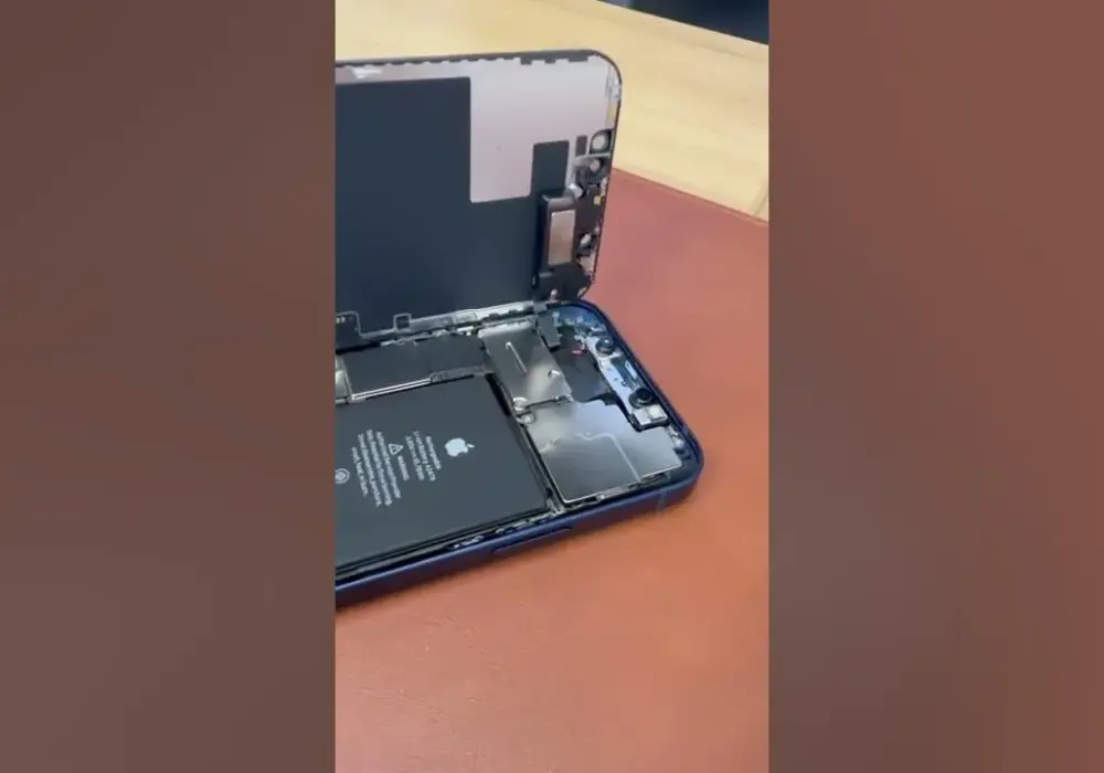 Czy iPhone 12 jest naprawdę wodoszczelny? Sprawdź, co musisz wiedzieć!
