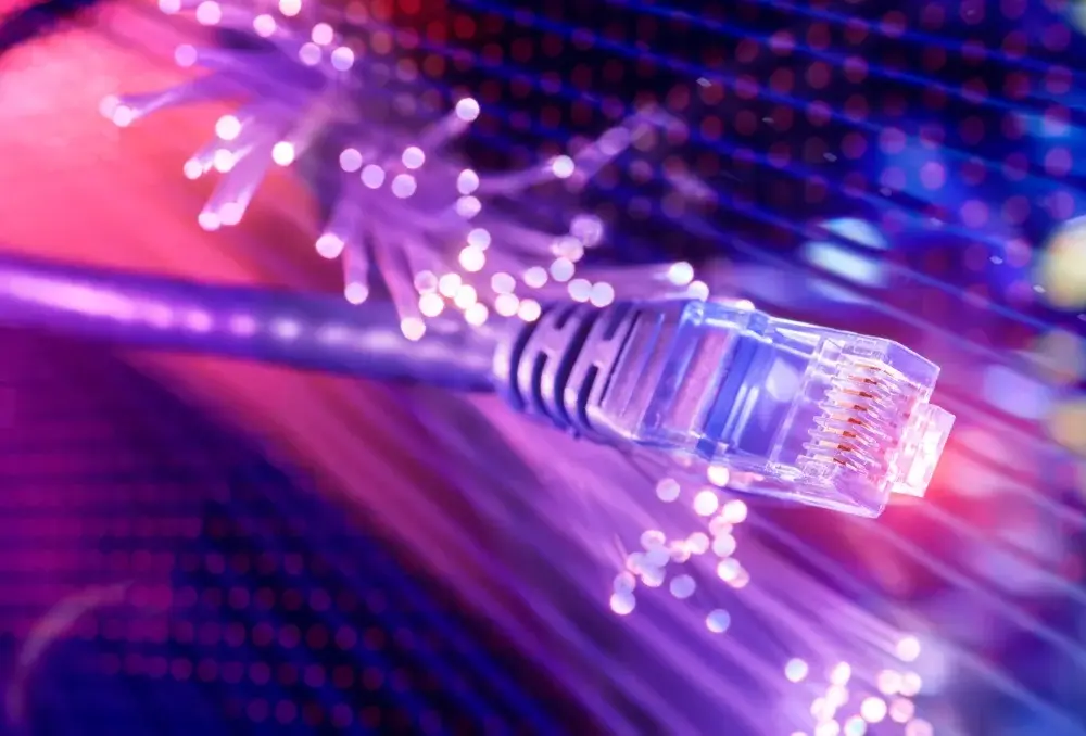 Jaki światłowód wybrać, aby nie przepłacać i mieć szybki internet?