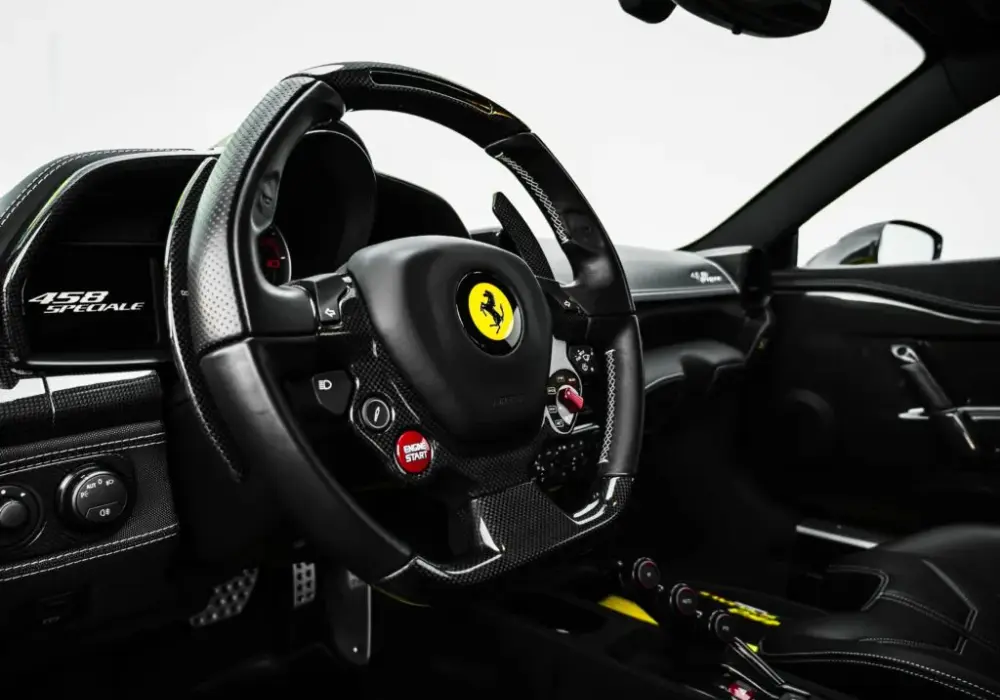Ile kosztuje ubezpieczenie Ferrari? Zaskakujące ceny i czynniki wpływające na koszt