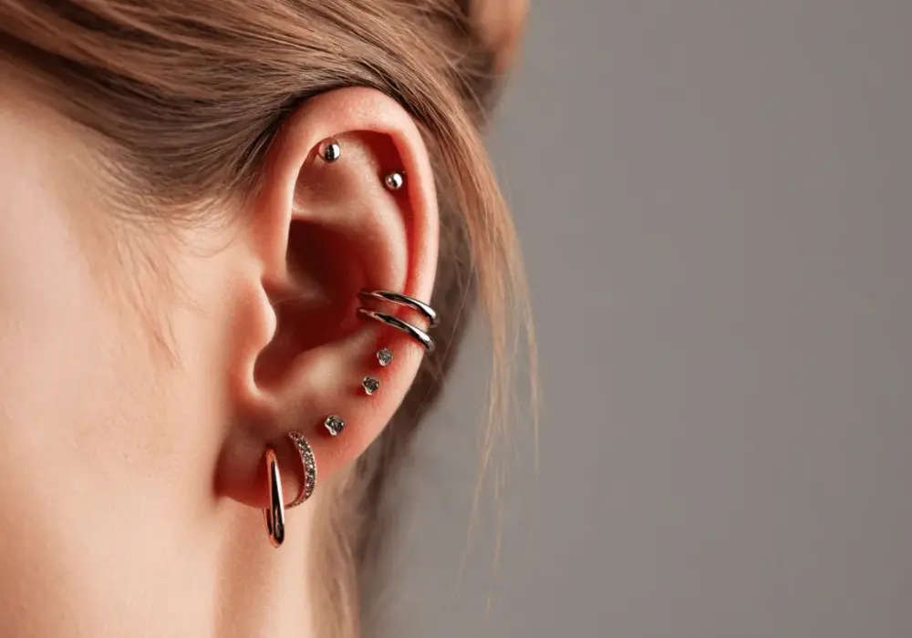 Kolczyki do piercingu ucha - Wybierz idealne na start i po!