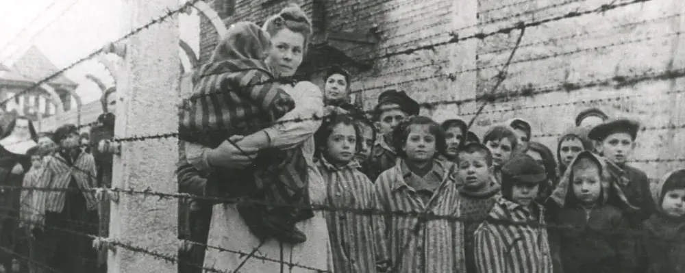 Ile osób zginęło w Auschwitz? Szokujące fakty o ofiarach obozu