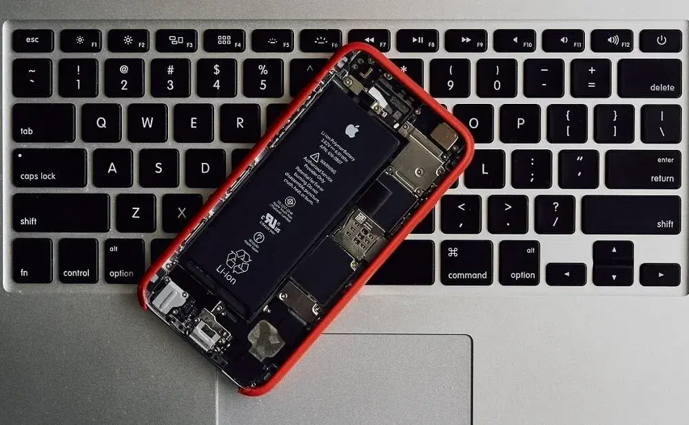 Gdzie w Poznaniu wymienić baterię iPhone szybko i tanio?
