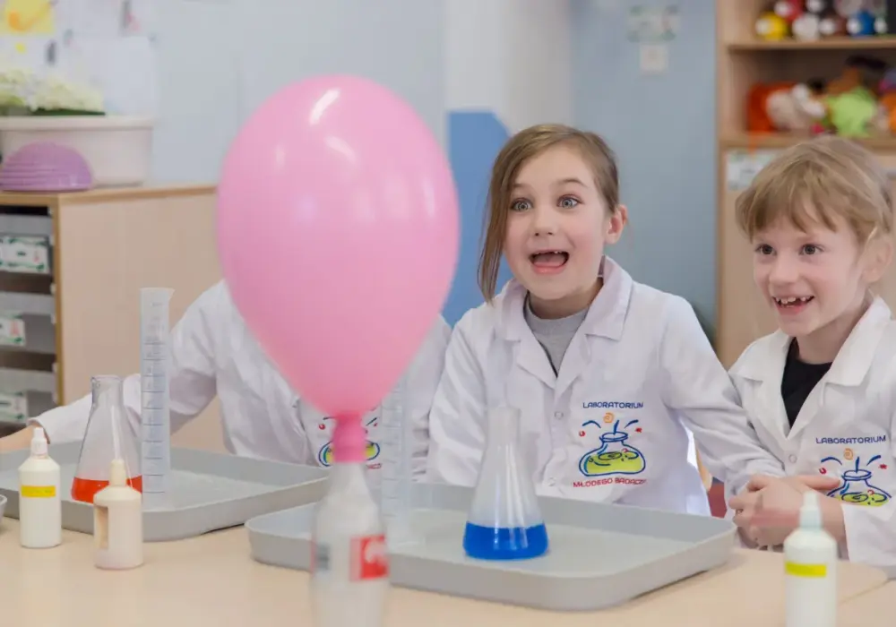 Eksperymenty chemiczne dla dzieci - 5 bezpiecznych pomysłów z kuchni