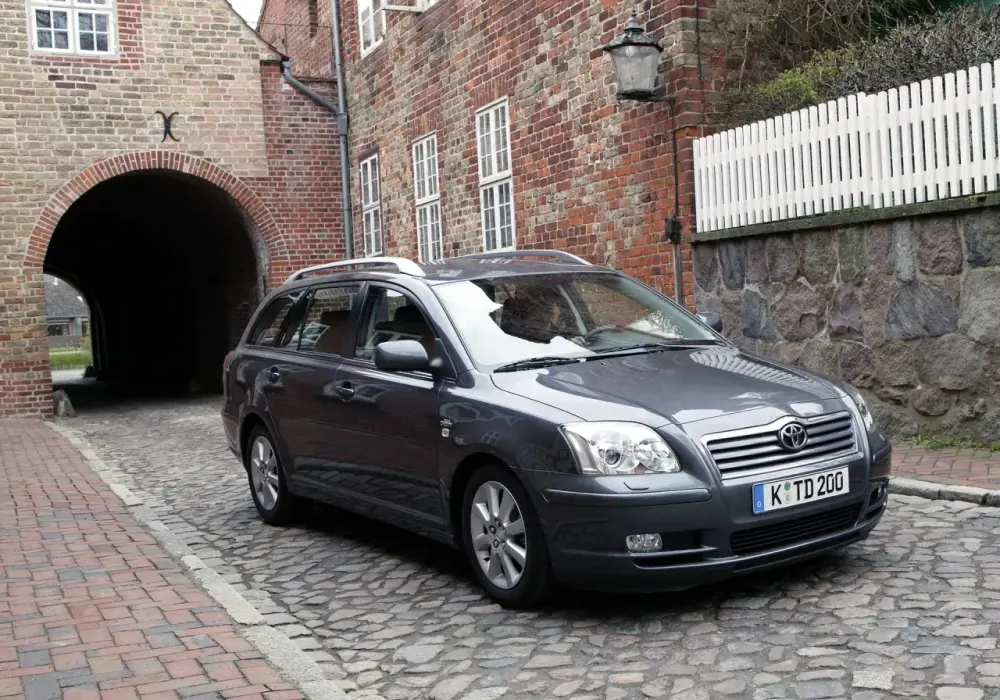 Toyota Avensis T25 – Którą wersję wybrać i na co uważać?