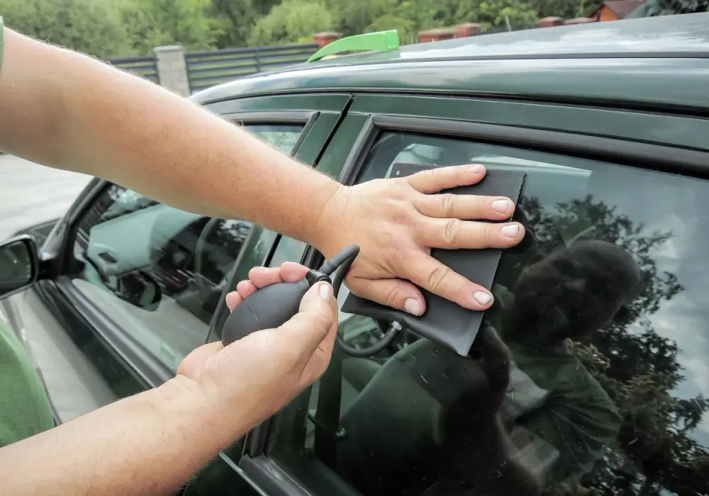 Jak bezpiecznie otworzyć zatrzaśnięty samochód VW T5: poradnik właściciela