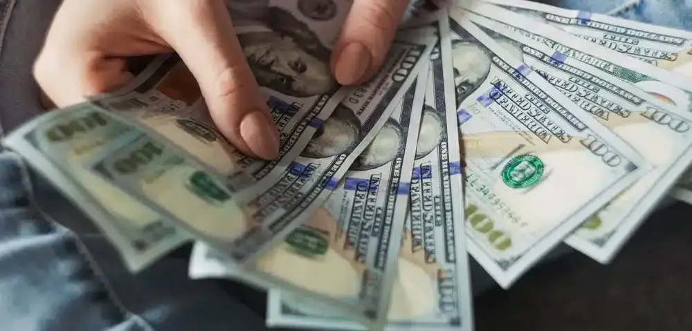 Waluty fiat a kryptowaluty: Kluczowe różnice, które musisz znać