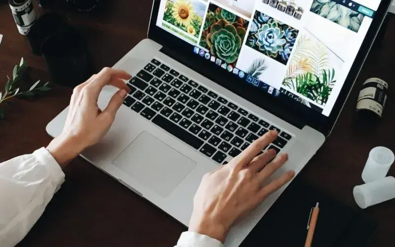 Kim jest content designer? Poznaj jego rolę i odpowiedzialności