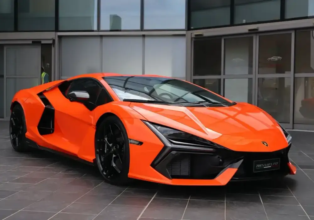 Lamborghini Revuelto - Czy to V12, które ma sens w Polsce?