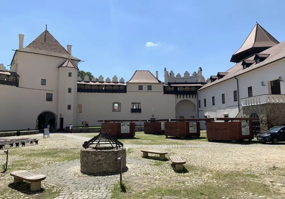 Zamek w Kieżmarku - odkryj fascynującą historię i tajemnice atrakcji