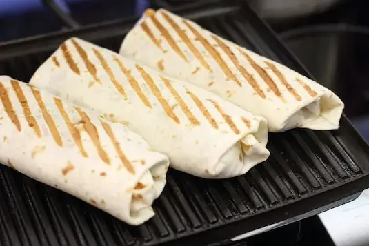 Jak zrobić pyszny kebab w tortilli – prosty przepis krok po kroku