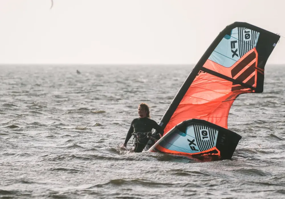 Jaki wiatr na kitesurfing? Odkryj idealne warunki do jazdy