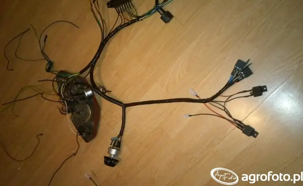 Najlepsze wiązki elektryczne do C-360 – uniknij kosztownych napraw