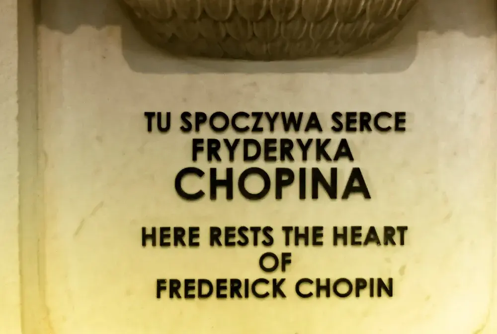 Gdzie jest serce Chopina? Adres i historia urny w Warszawie