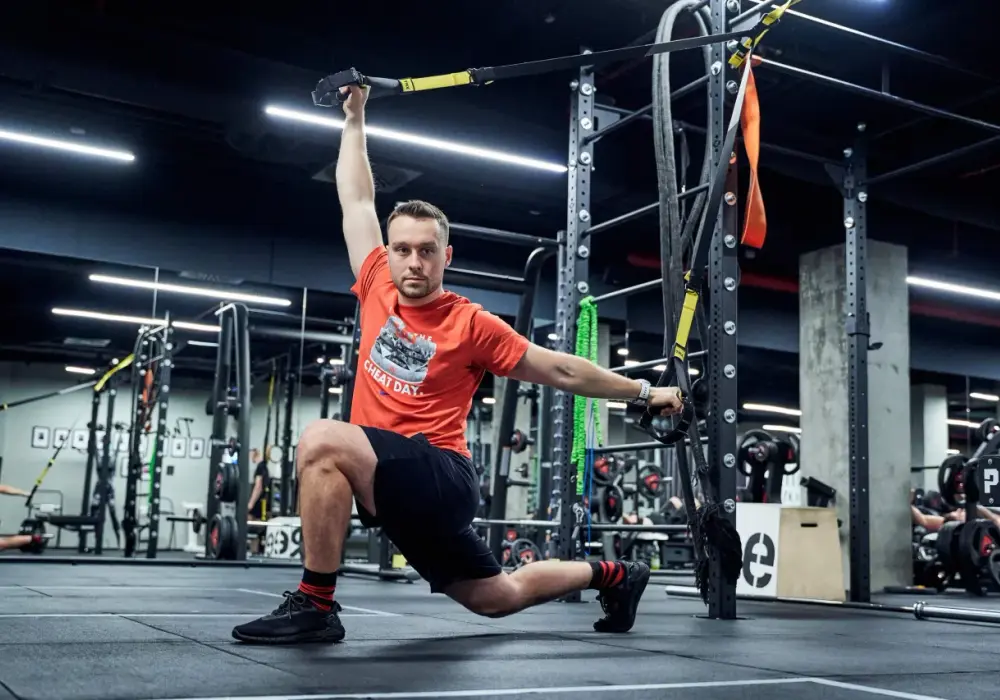 Plan Upper/Lower: Gotowy 4-dniowy trening + zalety i wady