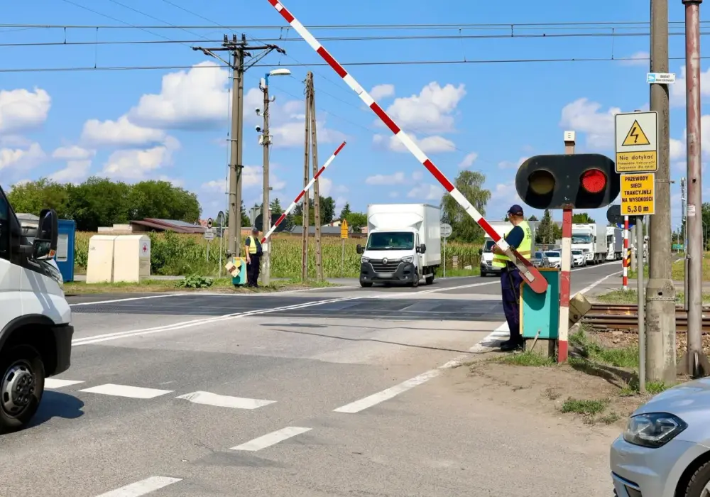 Przejazd kolejowy z zaporami - Jak uniknąć błędów i mandatu?