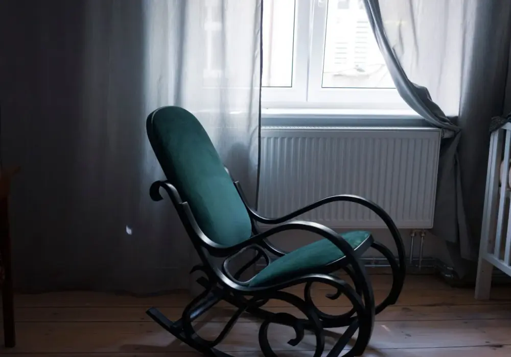 Jak urządzić strefę relaksu w domu i ogrodzie: fotel hamakowy, fotel kokon i fotel bujany jako najlepsze siedziska do odpoczynku