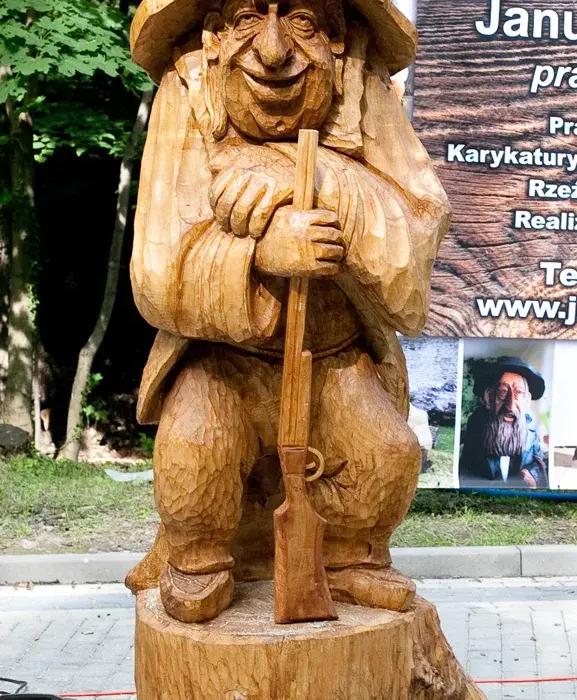Rzeźby z drewna góralskie: Odkryj ich piękno i znaczenie kulturowe