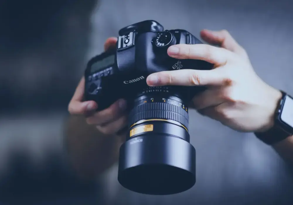 Jak kupować obiektyw i uniknąć błędów – poradnik dla początkujących fotografów