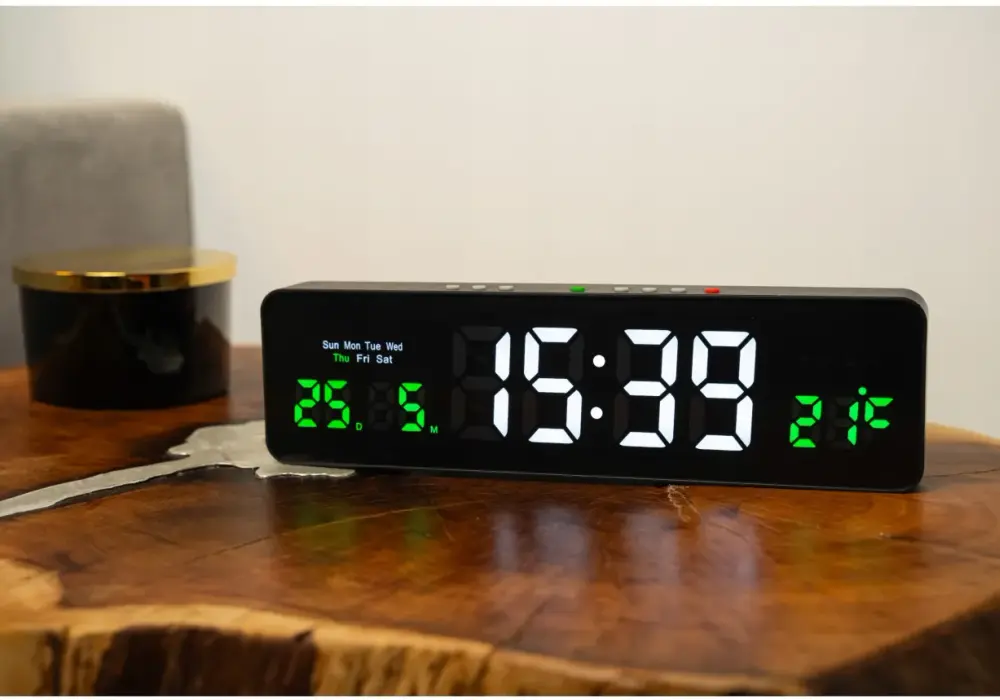 Nowoczesny zegar LED: wszystko co musisz wiedzieć przed zakupem w 2025