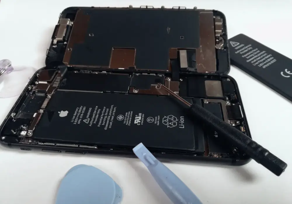 Pojemność baterii iPhone 8 – co warto wiedzieć przed wymianą?