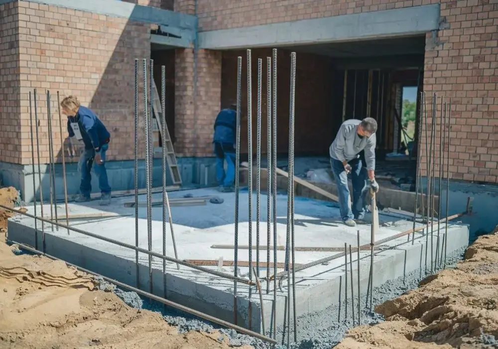 Jaki beton na ławy fundamentowe, aby uniknąć problemów z fundamentami?