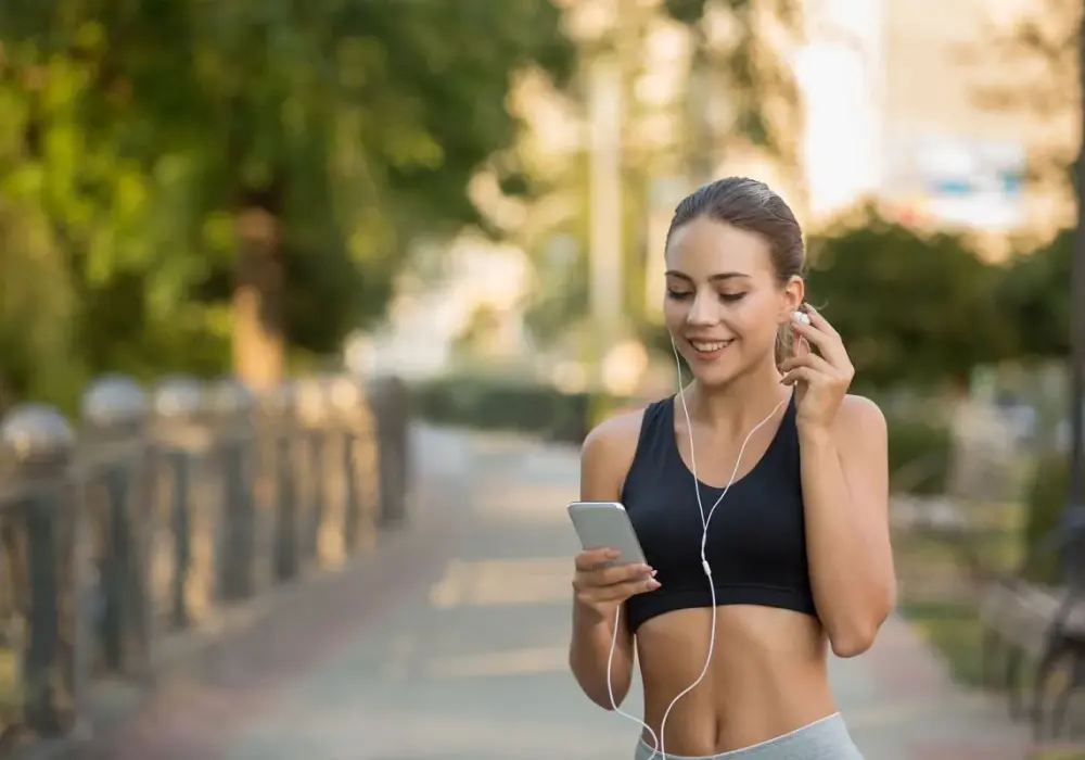 Gdzie trzymać telefon podczas biegania? Praktyczne porady