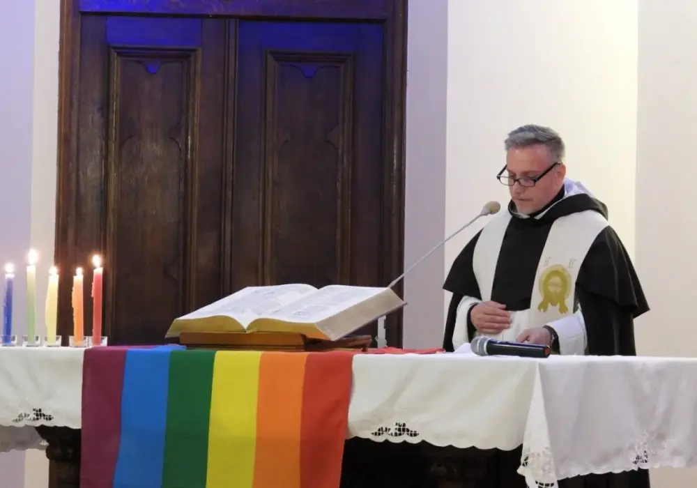 Homoseksualni duchowni - Zrozum Kościół i rozmawiaj uczciwie
