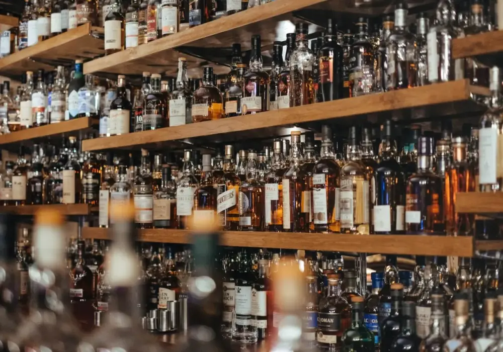 Whisky z colą - ile ma kalorii i jak pić mniej kalorycznie?