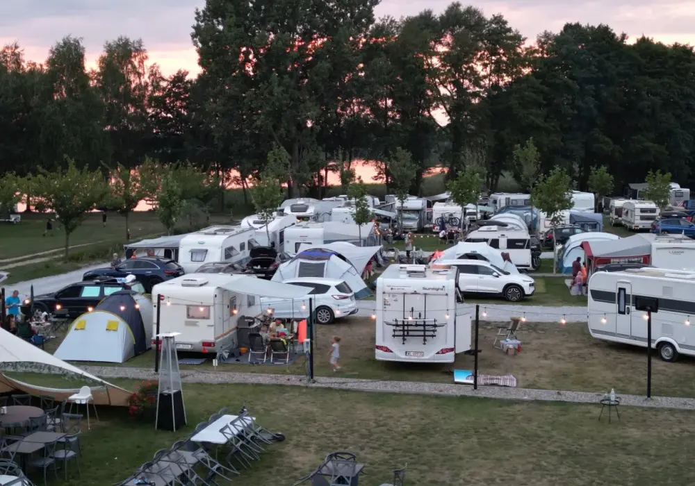 Najlepsze pole namiotowe nad jeziorem Kujawsko Pomorskie dla rodzin