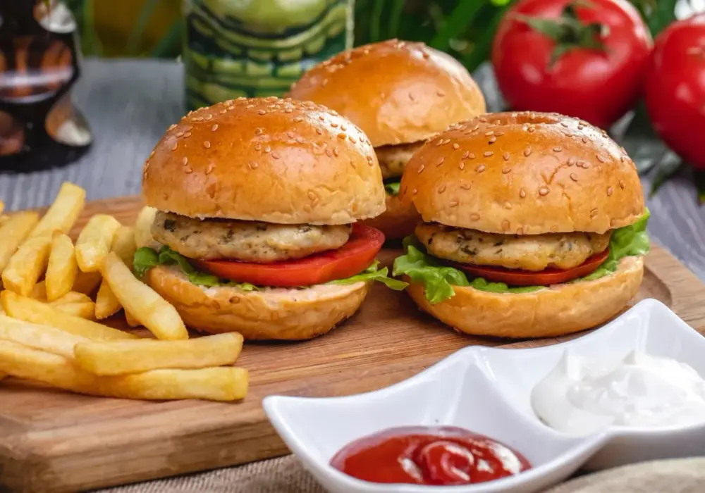 Burgery z indyka - Przepis na soczyste i zdrowe kotlety