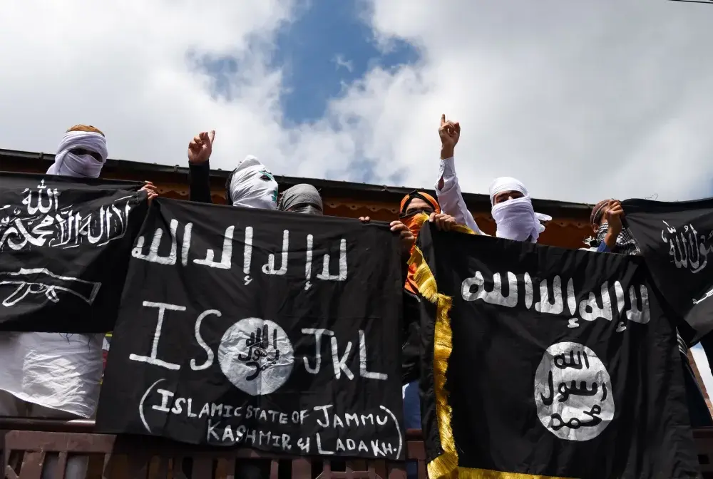 ISIS - Dlaczego zagrożenie trwa i co to znaczy dla Polski?