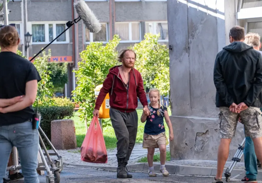Gdzie kręcono film Wariaci? Zobacz niesamowite lokacje i ciekawostki z planu!