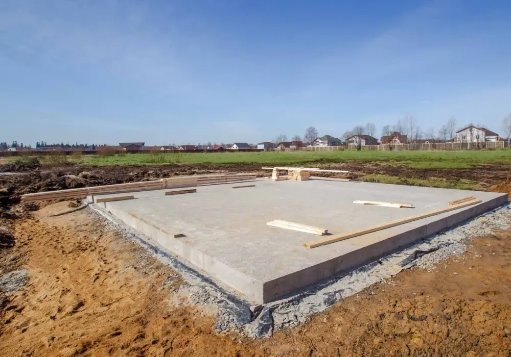 Ława czy płyta fundamentowa: Jak wybrać najlepszy fundament domu?