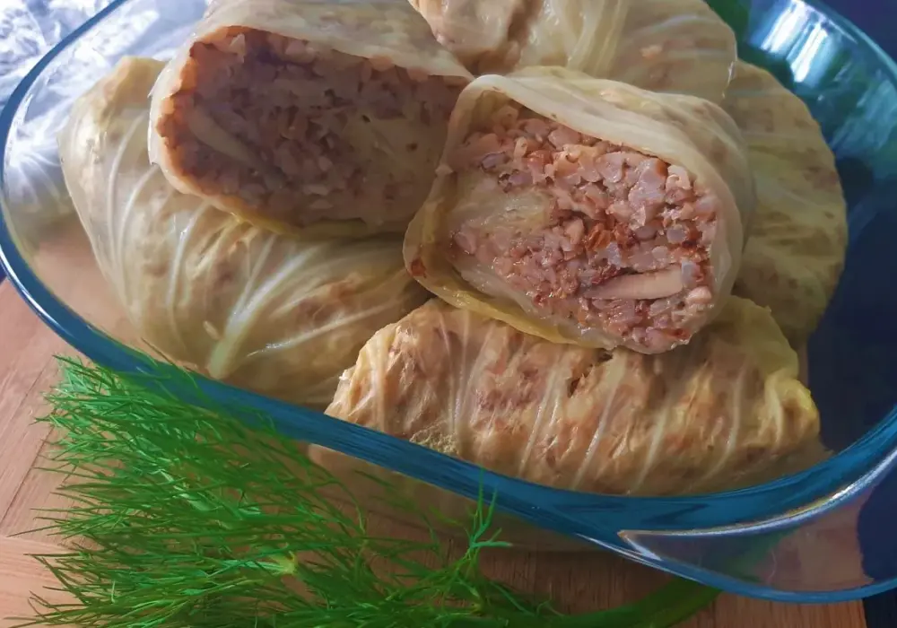Gołąbki z kaszą gryczaną i pieczarkami - Przepis idealny