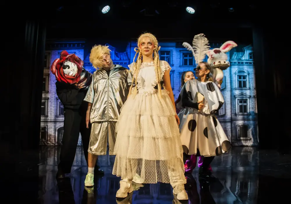 Teatr Baj Warszawa: Repertuar, bilety i praktyczny przewodnik