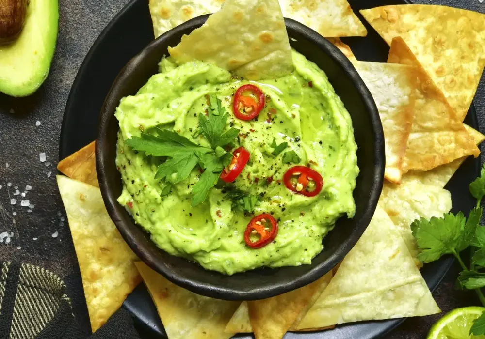 Jak uratować gorzkie guacamole i poprawić jego smak w prosty sposób