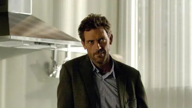 House 2023 - recenzja sensacyjnego serialu medycznego z Hughiem Laurie